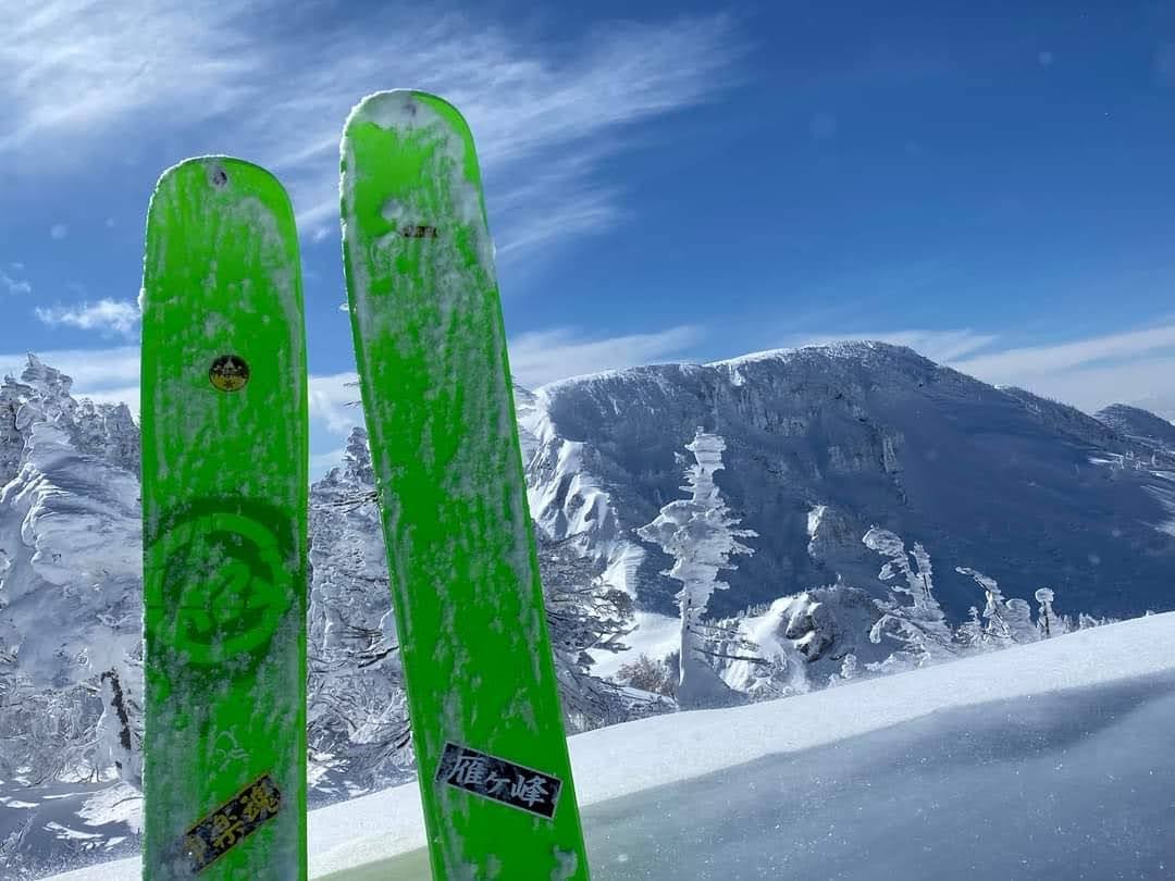 BC專用滑雪板與神樂岳雪景的完美結合