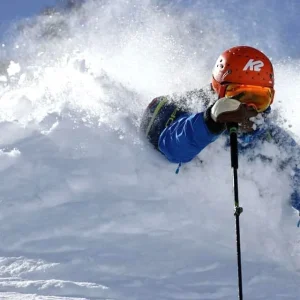 バックカントリー滑走｜粉雪の一本