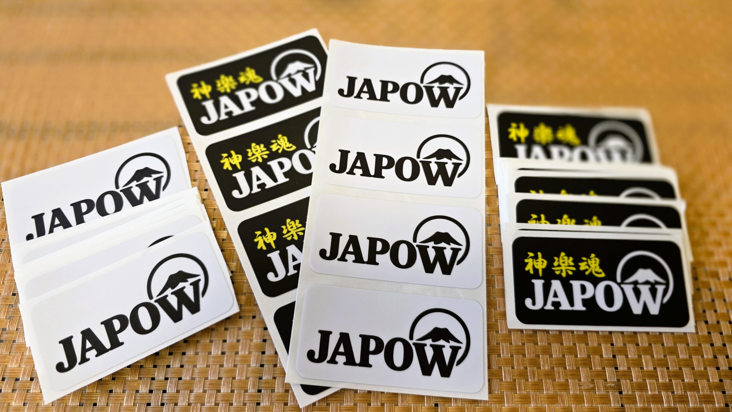 Japow公式ステッカー|かぐらBC “Japow”&"神楽魂+Japow" 耐水仕様 2枚セット - 画像 (3)